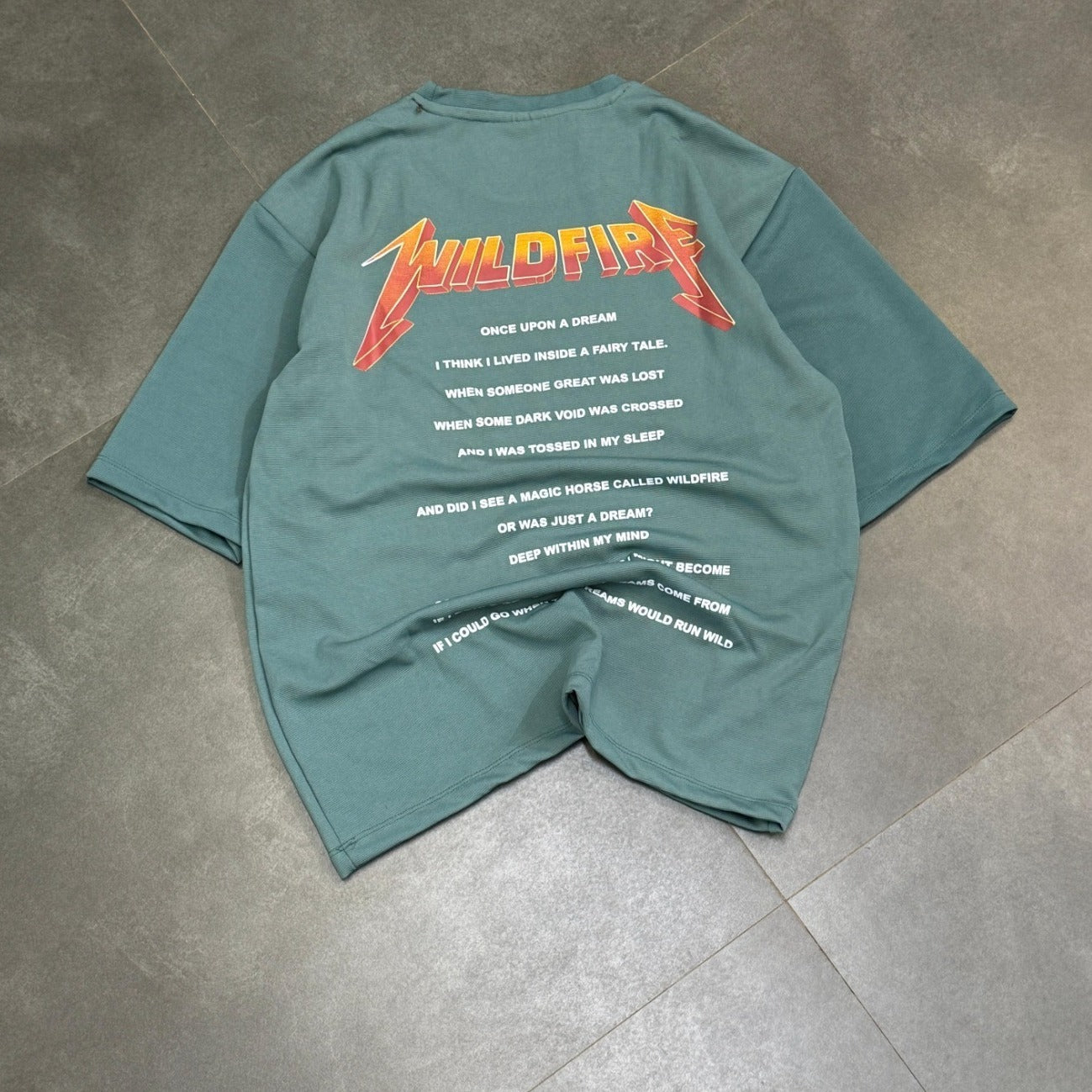 Five Sleeve Tshirt (M,XL)
