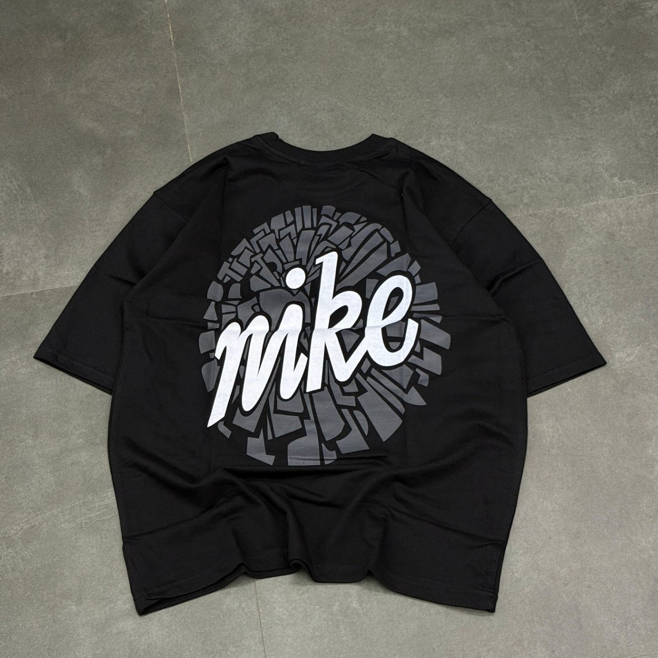 Five Sleeve Tshirt (L,XL)