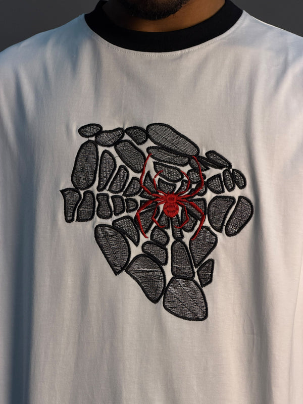 WHITE SPIDER PRINTED HALF SLEEV T-SHIRT